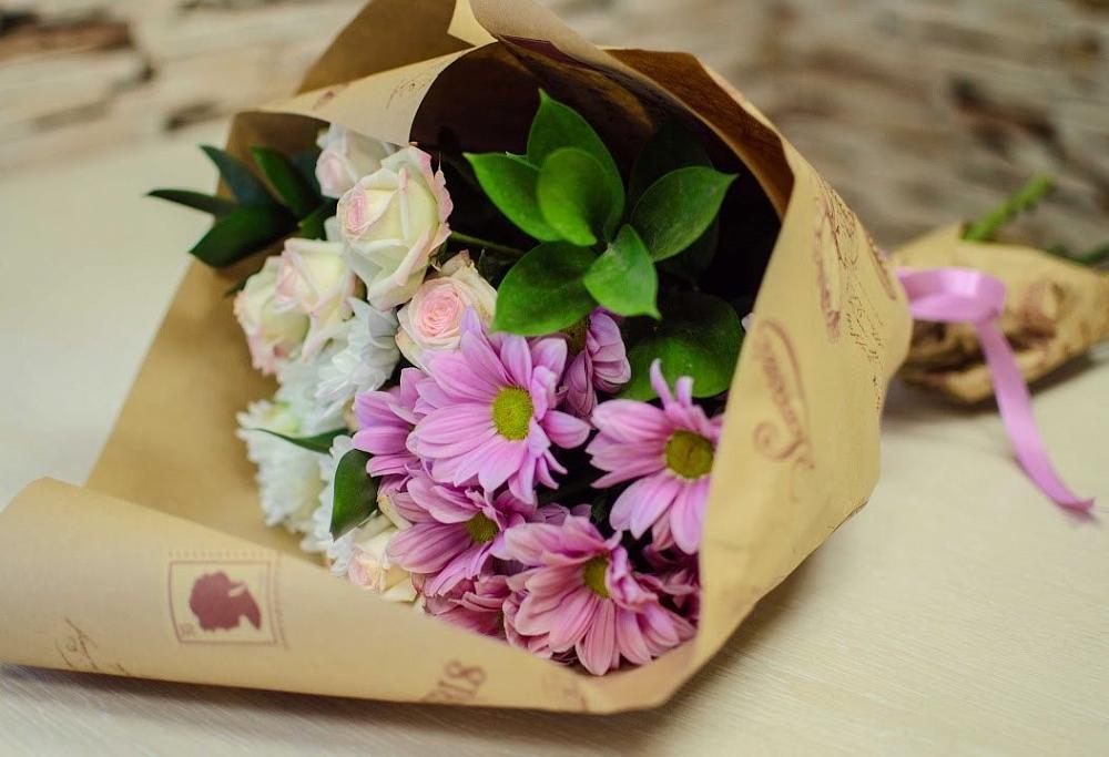 Букет цветов из: Розы и Хризантемы в Орловском Забайкальского края