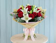 Букет цветов из:  Лилии и Розы в Орловском Забайкальского края