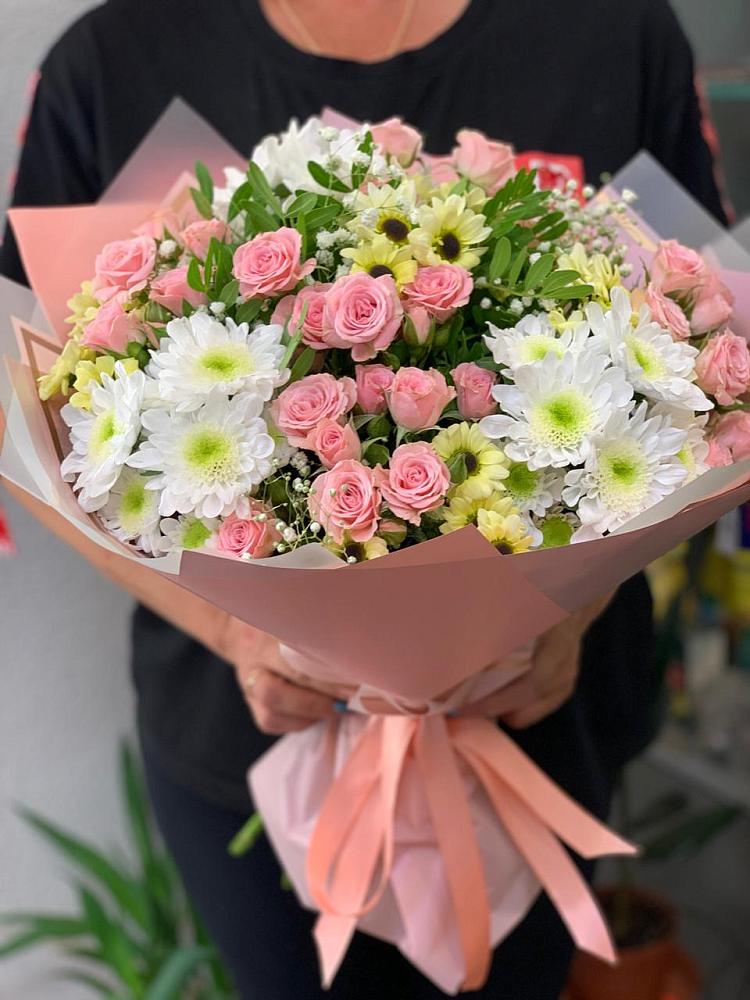 Букет цветов из: Розы и Хризантемы в Орловском Забайкальского края