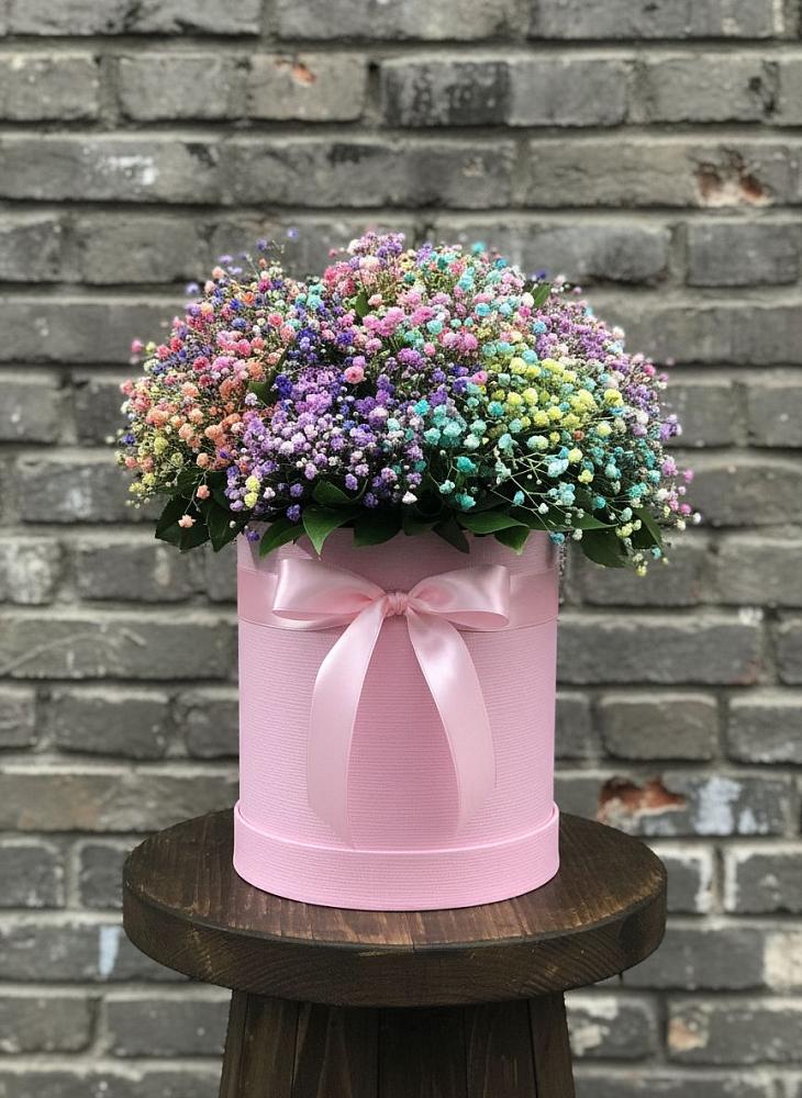 Цветочная композиция из Гипсофила и Розы в шляпной коробке в Орловском Забайкальского края