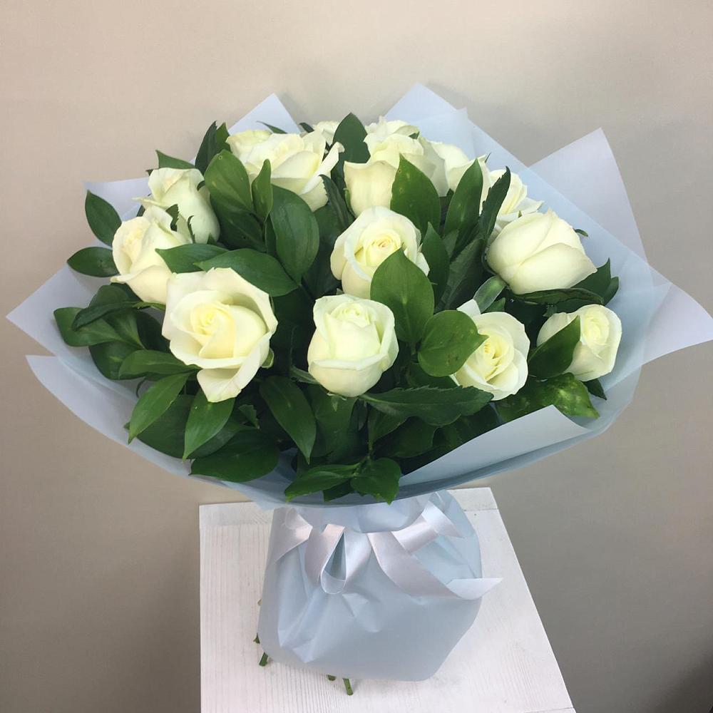 Букет 15 Белых роз Проуд в Орловском Забайкальского края