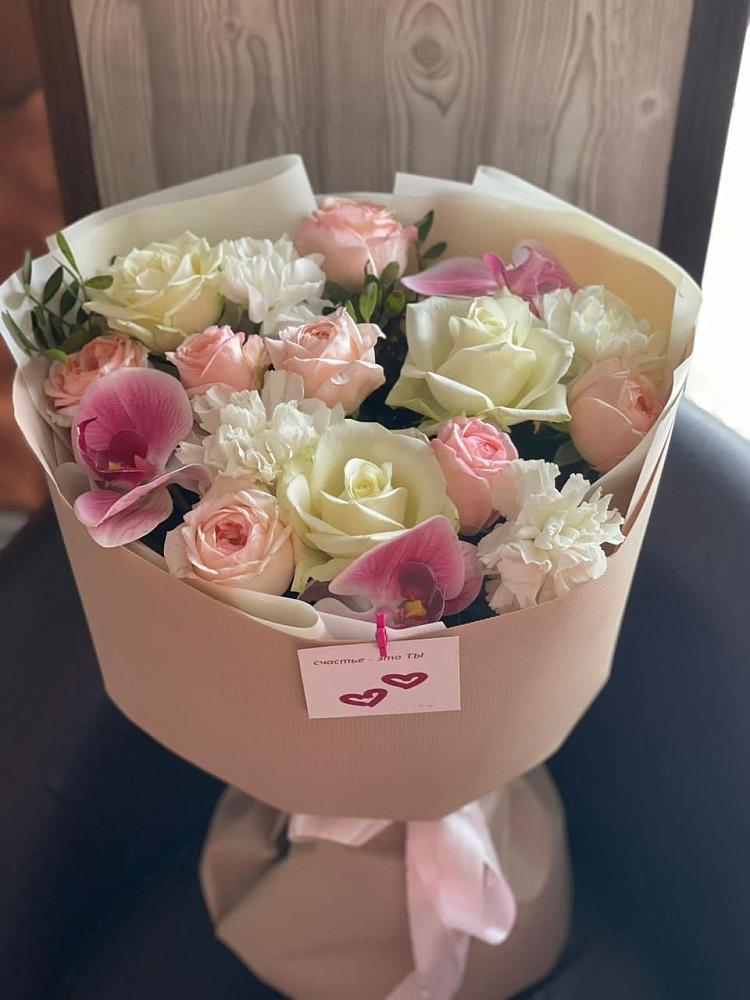 Букет цветов из: Орхидеи, Розы и Гвоздики в Орловском Забайкальского края