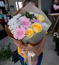 Букет цветов из:  Герберы, Розы и Хризантемы в Орловском Забайкальского края