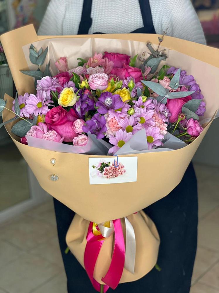 Букет цветов из: Хризантемы, Гвоздики и Альстромерии в Орловском Забайкальского края