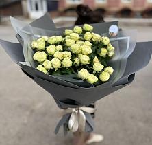 Букет Белые кустовые розы Солинеро в Орловском Забайкальского края