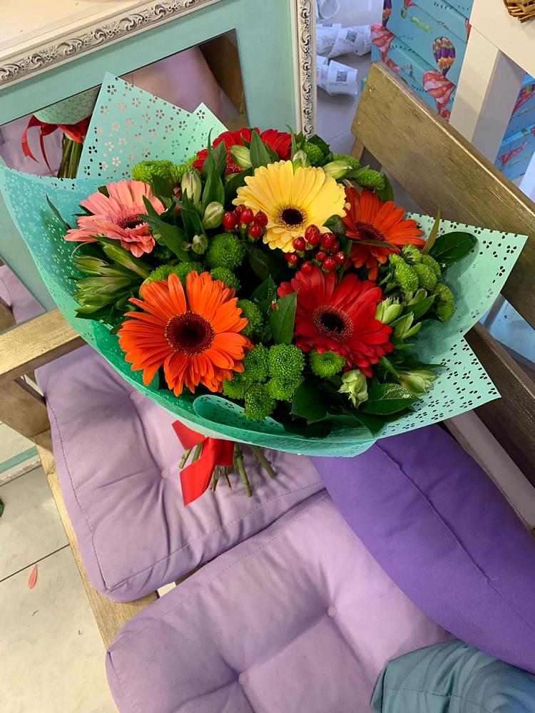 Букет цветов из: Герберы, Хризантемы и Альстромерии в Орловском Забайкальского края