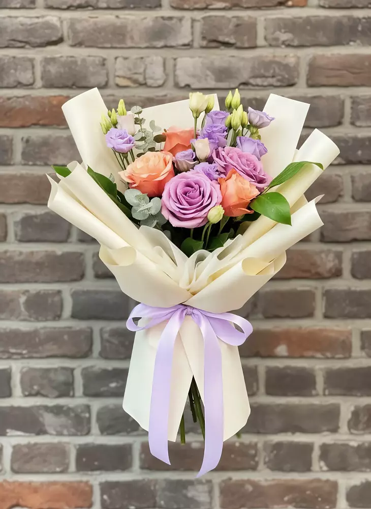 Букет цветов из: Лизиантусы и Розы в Орловском Забайкальского края