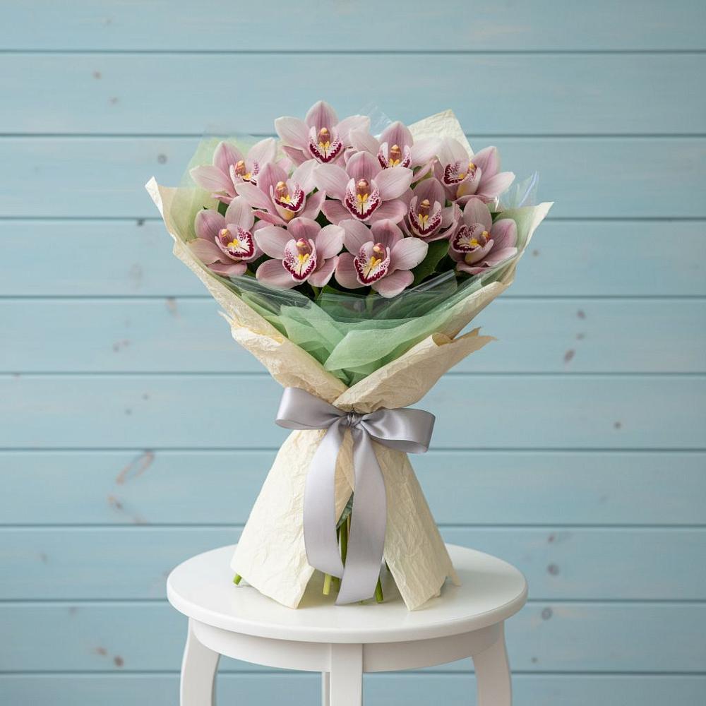 Букет цветов из: Орхидеи и Розы в Орловском Забайкальского края