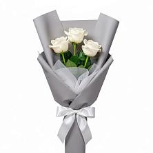 Букет 3 белые розы в Орловском Забайкальского края