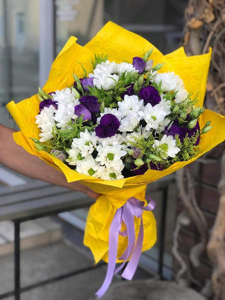 Букет цветов из: Ирисы, Хризантемы и Ромашки в Орловском Забайкальского края