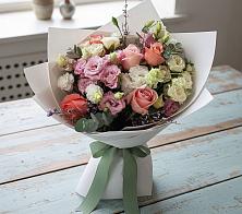 Букет цветов из:  Розы, Лизиантусы и Гвоздики в Орловском Забайкальского края