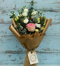 Букет цветов из:  Розы и Лизиантусы в Орловском Забайкальского края